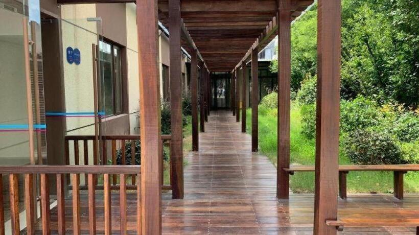 Hanting Hotel Tongxiang Zhenxing Road