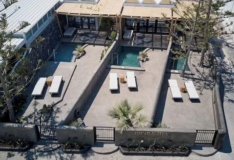 Hotelli Oscar Beachfront Suites   Adults Only