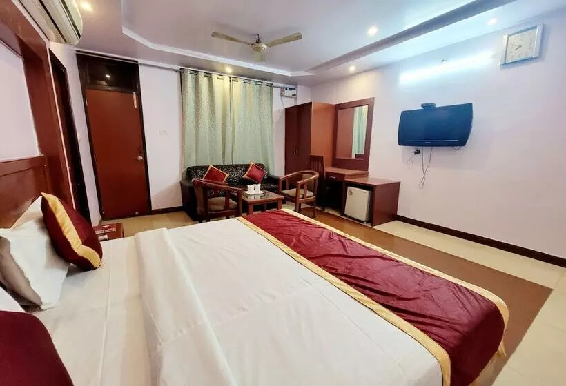 ホテル Saubhagya Inn