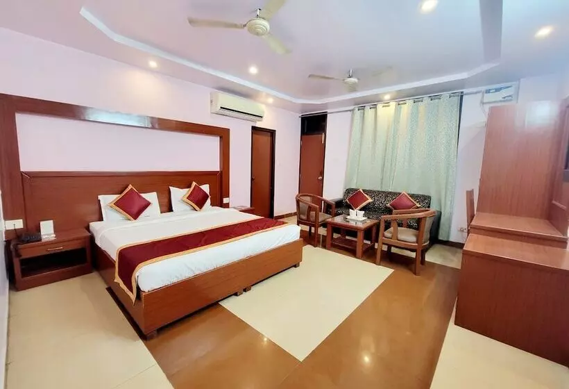 ホテル Saubhagya Inn