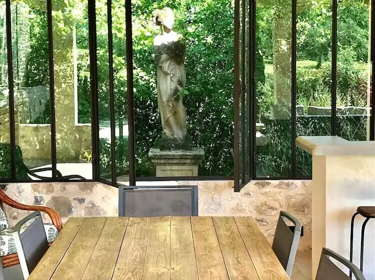 ペンション Sagnac 595