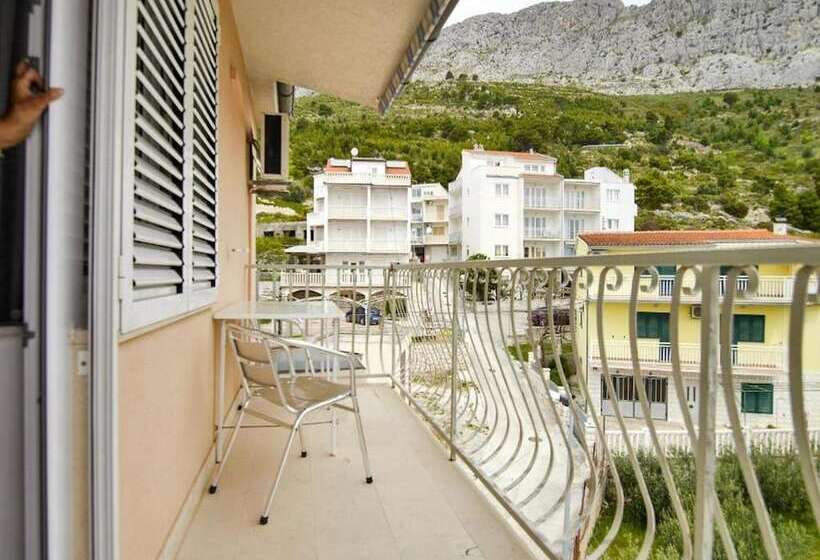 بنسيون Villa Apartments Babaja