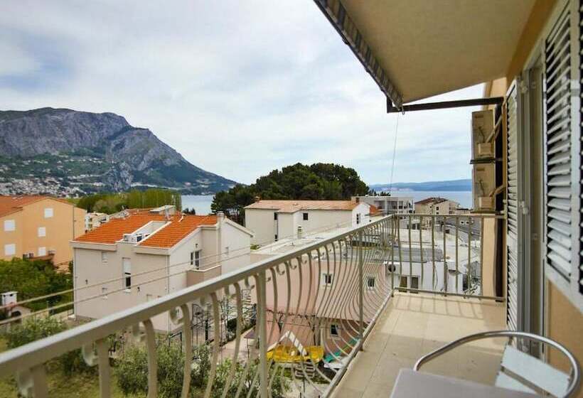 بنسيون Villa Apartments Babaja