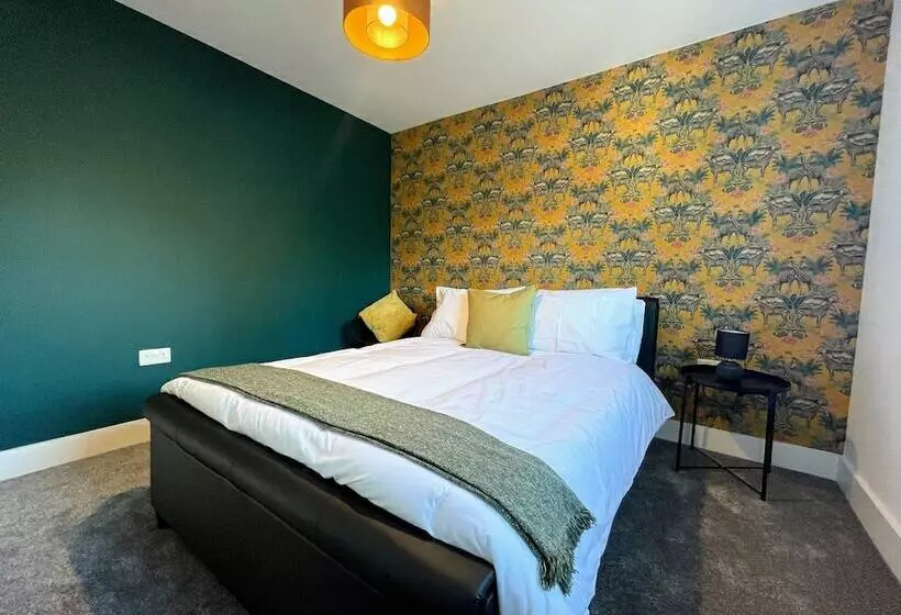 Residenssi 3 Double Bed Luxurious House Near Heathrow Airport