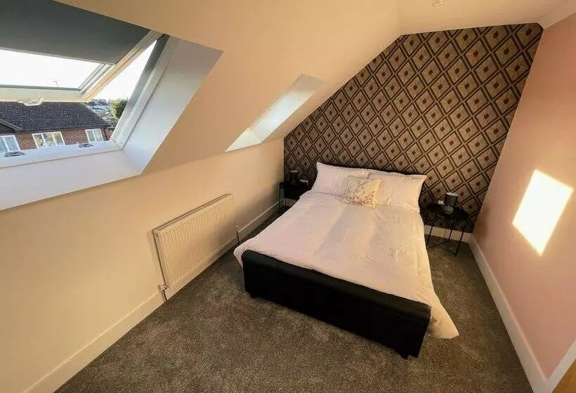 Residenssi 3 Double Bed Luxurious House Near Heathrow Airport