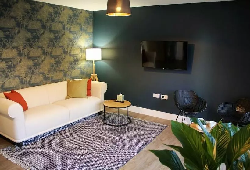 Residenssi 3 Double Bed Luxurious House Near Heathrow Airport