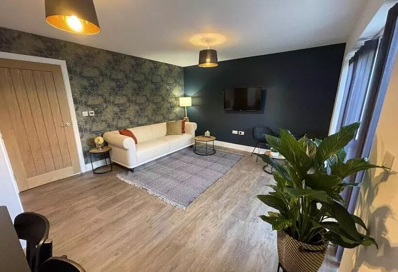 Residenssi 3 Double Bed Luxurious House Near Heathrow Airport