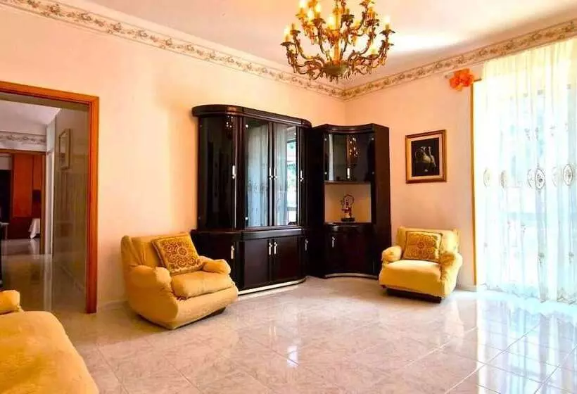 اقامتگاه Trekking Lovers Vacation Home With Town View