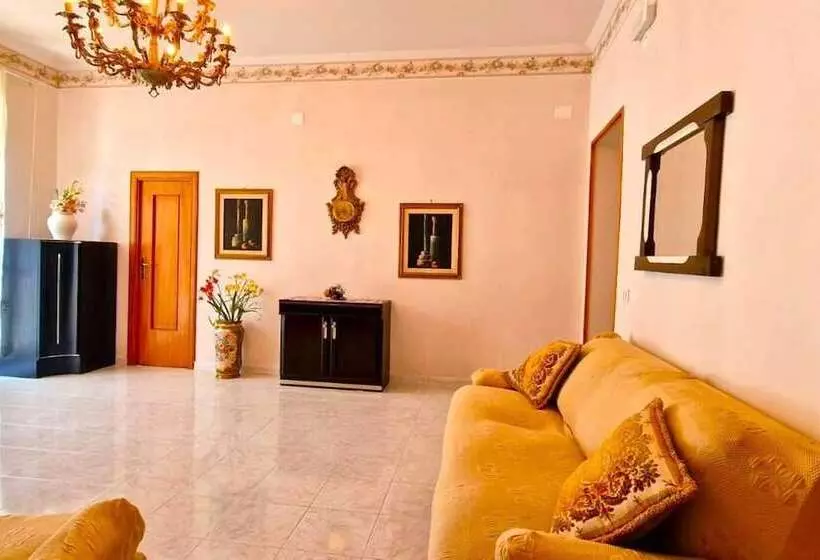 اقامتگاه Trekking Lovers Vacation Home With Town View