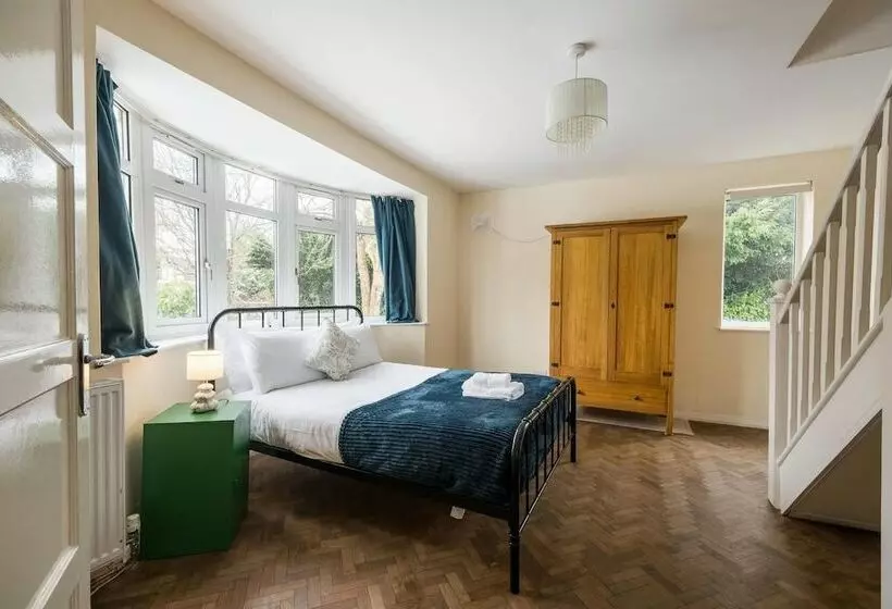 Stunning 4 Bd Bungalow Banbury Northamptonshire