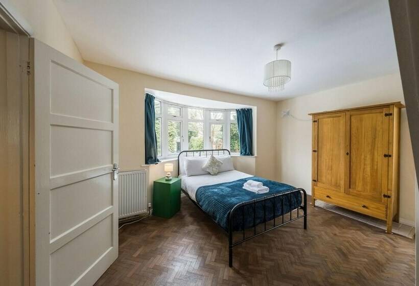 Stunning 4 Bd Bungalow Banbury Northamptonshire