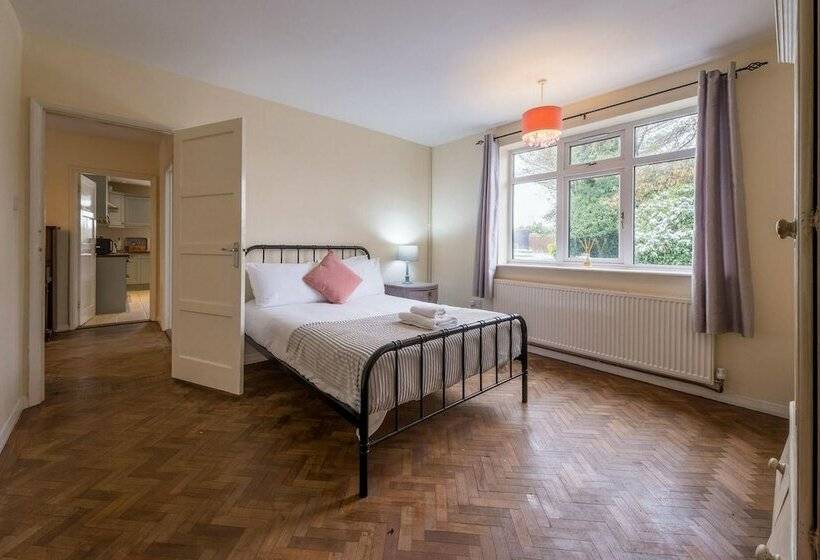 Stunning 4 Bd Bungalow Banbury Northamptonshire