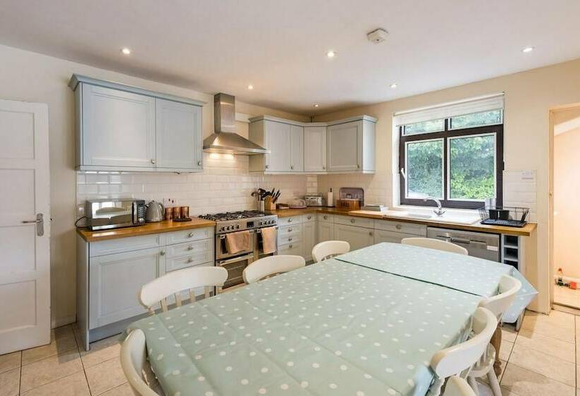 Stunning 4 Bd Bungalow Banbury Northamptonshire