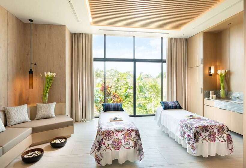 هتل Hilton Okinawa Miyako Island Resort