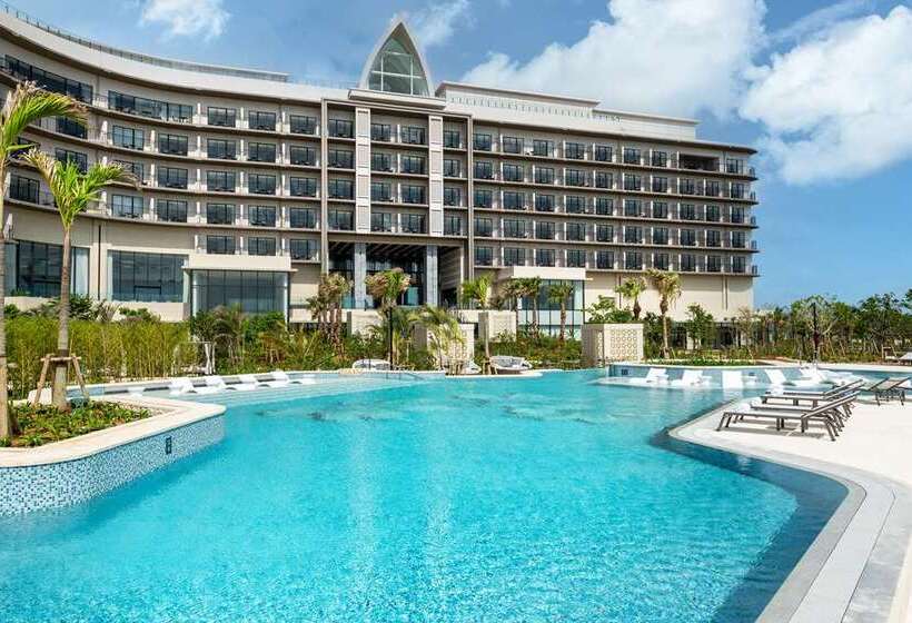 هتل Hilton Okinawa Miyako Island Resort