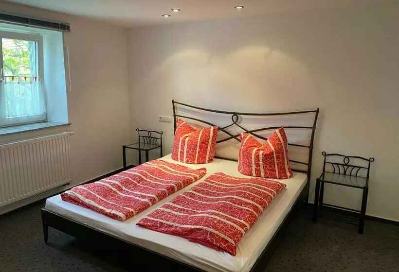 ユースホステル Gasthof Adler äpfingen