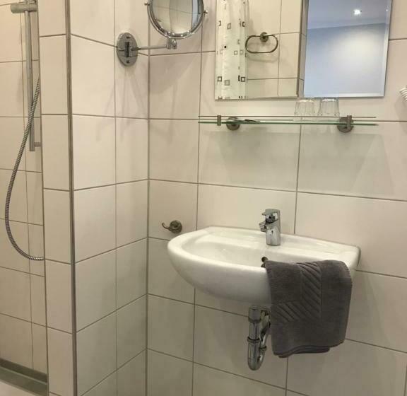 הוסטל Gasthof Adler äpfingen