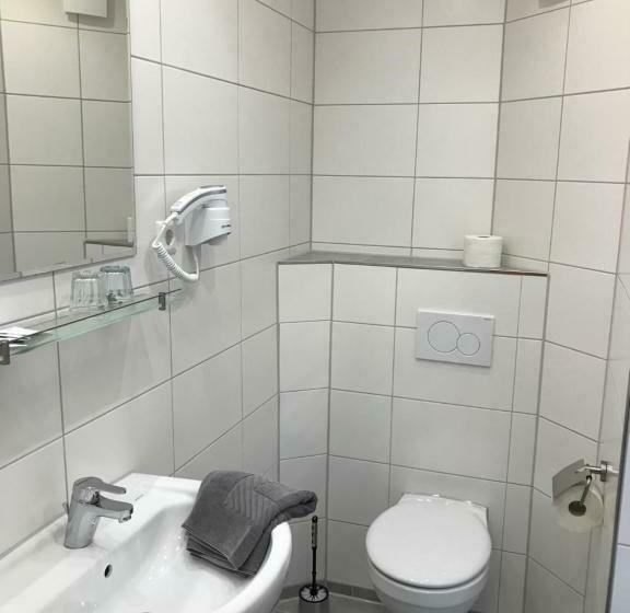 הוסטל Gasthof Adler äpfingen