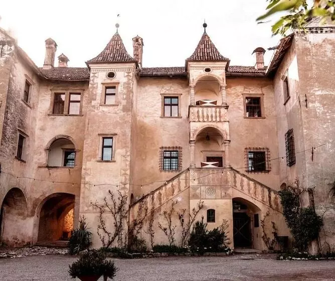 Hotelli Ansitz Zinnenberg