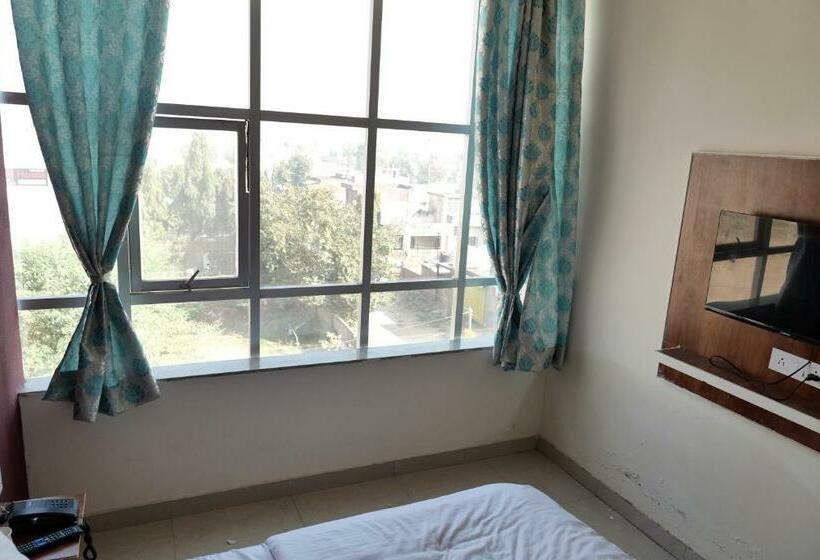 Hotel Ira Mansarovar Jaipur