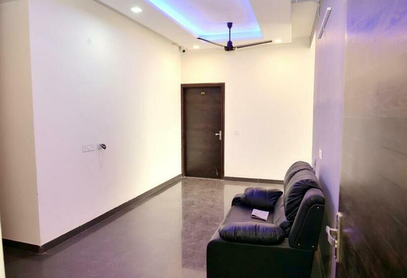 Hotel Ira Mansarovar Jaipur