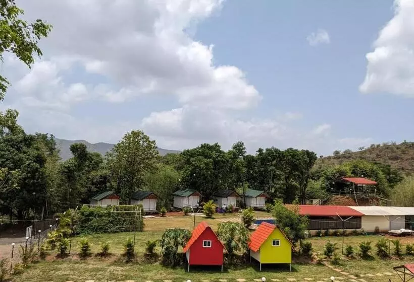 Hotelli Panshet Camping