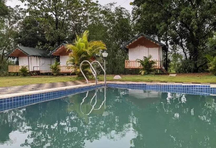 Hotelli Panshet Camping