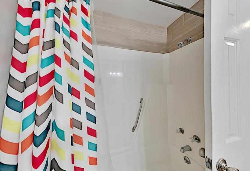 בית מלון כפרי Surfside Shores Unit 102