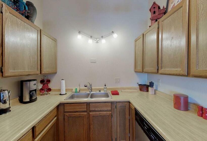 酒店 The Pines 4060