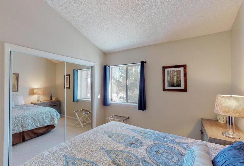 酒店 The Pines 4060