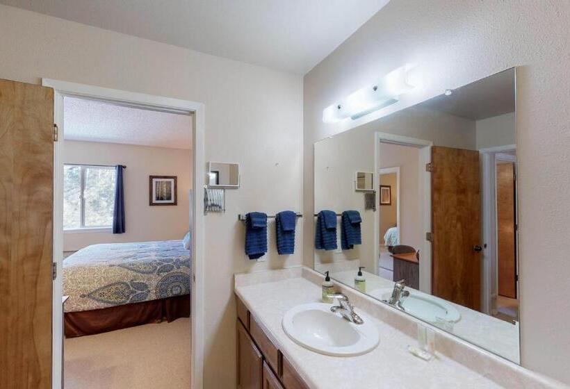 酒店 The Pines 4060