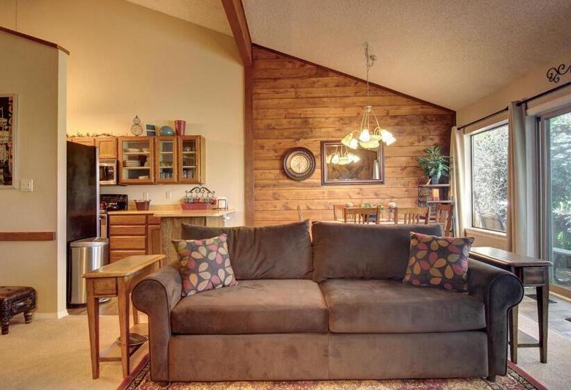 酒店 The Pines 4060