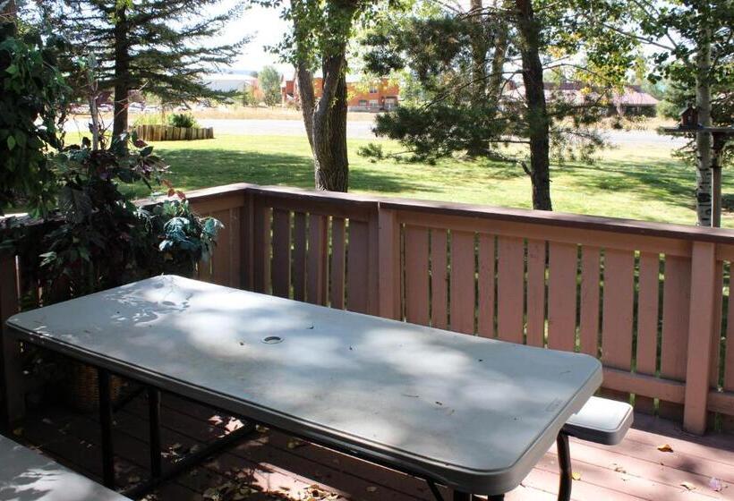 酒店 The Pines 4060