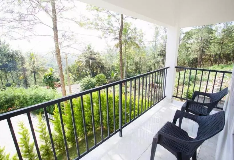 ホテル The Hazeberg Munnar