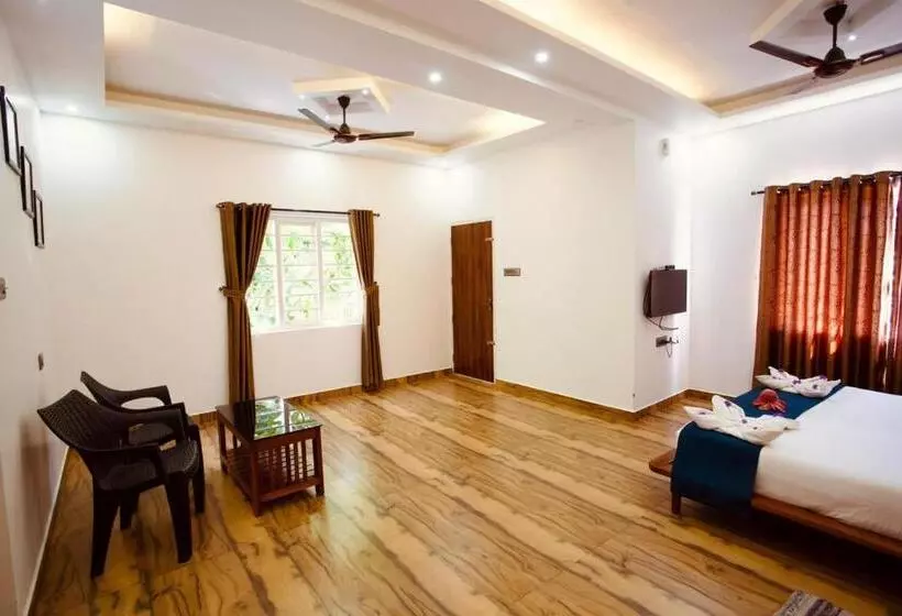 ホテル The Hazeberg Munnar