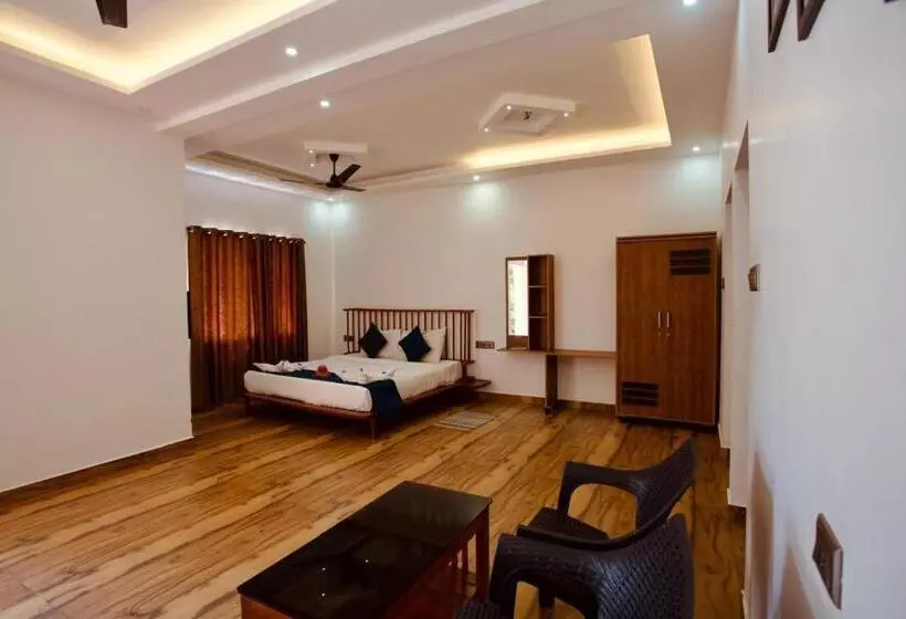 ホテル The Hazeberg Munnar