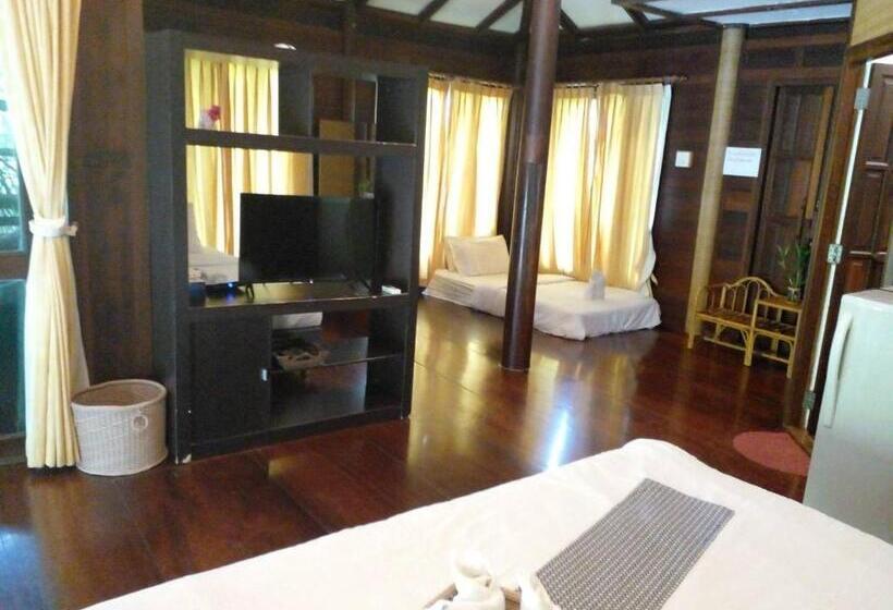 Baansuanleelawadee Resort Amphawa