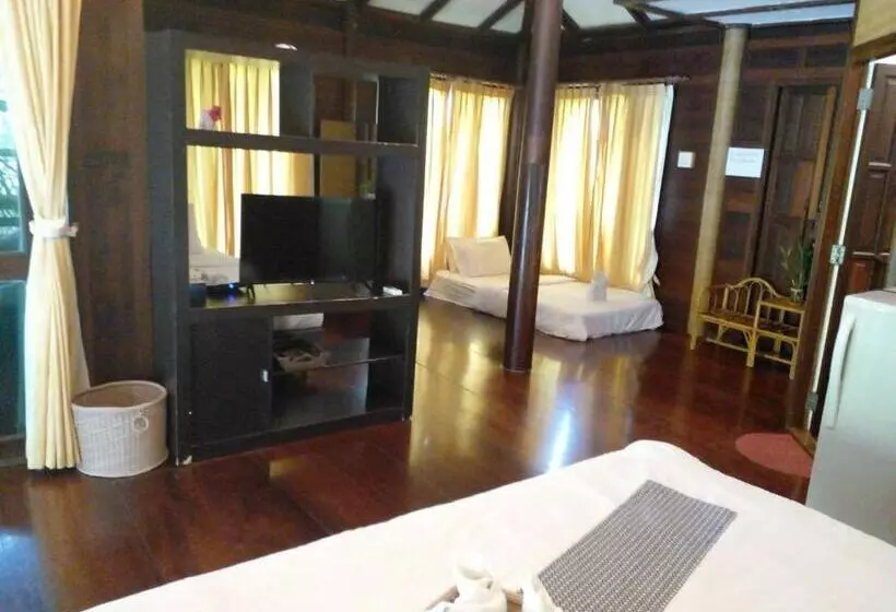 Baansuanleelawadee Resort Amphawa