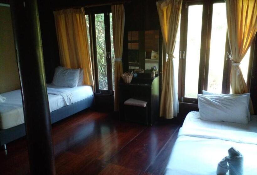 Baansuanleelawadee Resort Amphawa