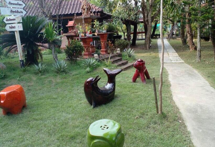 Baansuanleelawadee Resort Amphawa