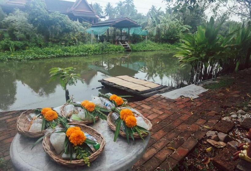 Baansuanleelawadee Resort Amphawa