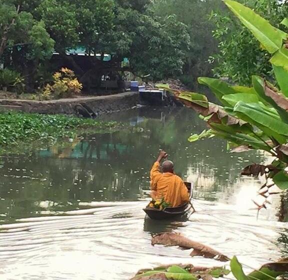 Baansuanleelawadee Resort Amphawa