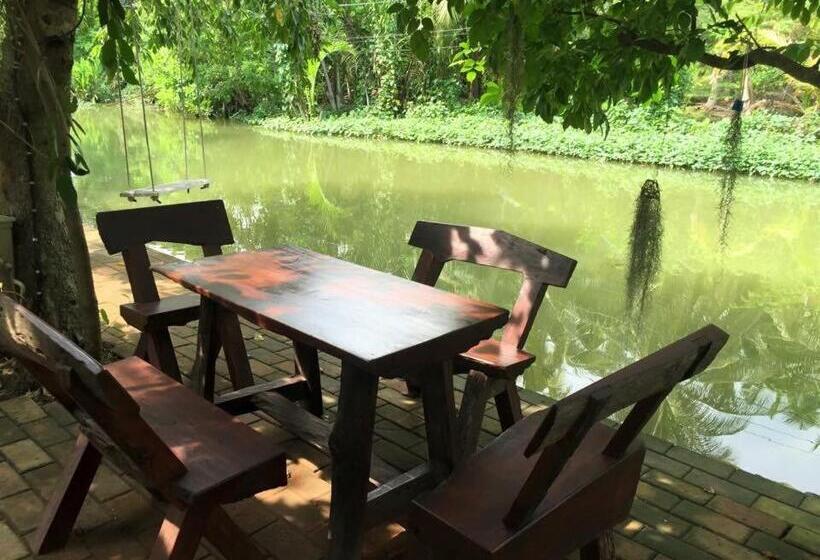 Baansuanleelawadee Resort Amphawa