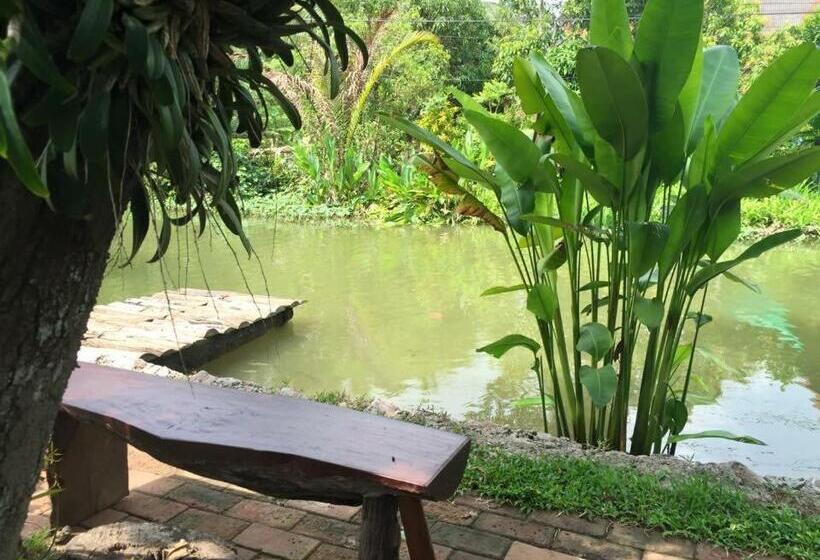 Baansuanleelawadee Resort Amphawa