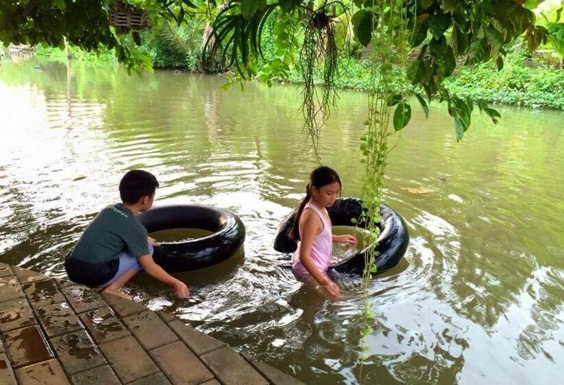 Baansuanleelawadee Resort Amphawa