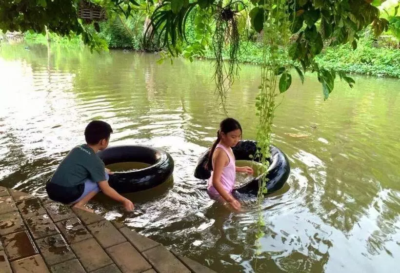 Baansuanleelawadee Resort Amphawa