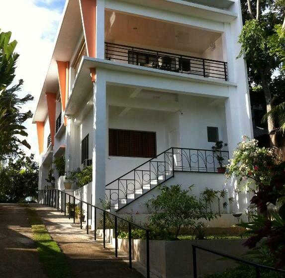 Bed and Breakfast Lola S Guest House