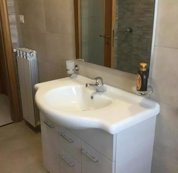 تختخواب و صبحانه Maria S Home