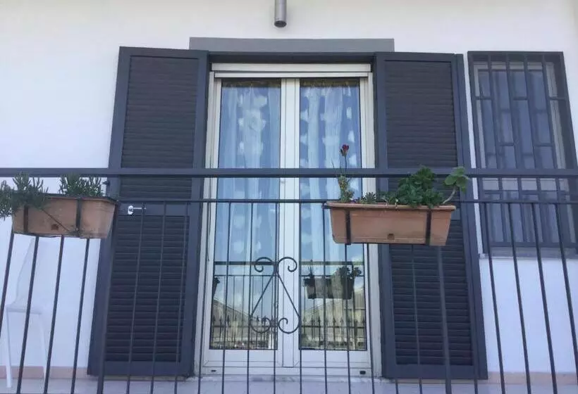 تختخواب و صبحانه Maria S Home