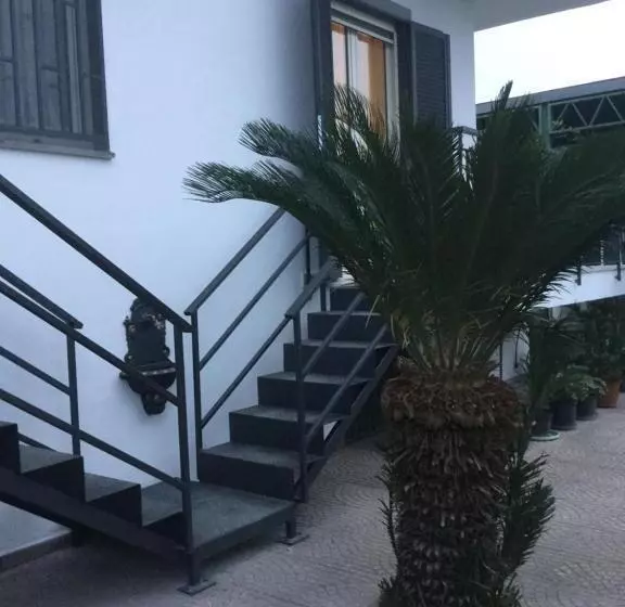 تختخواب و صبحانه Maria S Home
